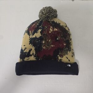 The North Face Pom Pom Beanie NWT Camo Print New With Tags Winter Ski Hat